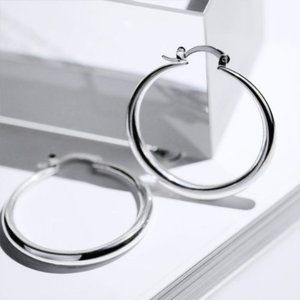 NEW 18K White Gold 1.5'' Round Hoop Earrings